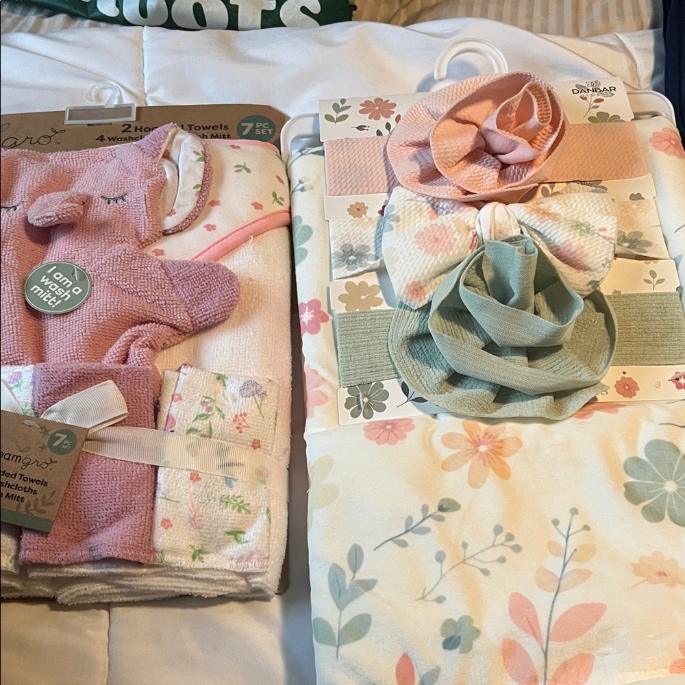 Baby Girls Floral Headband Set and Pink Hooded Towel Bundle